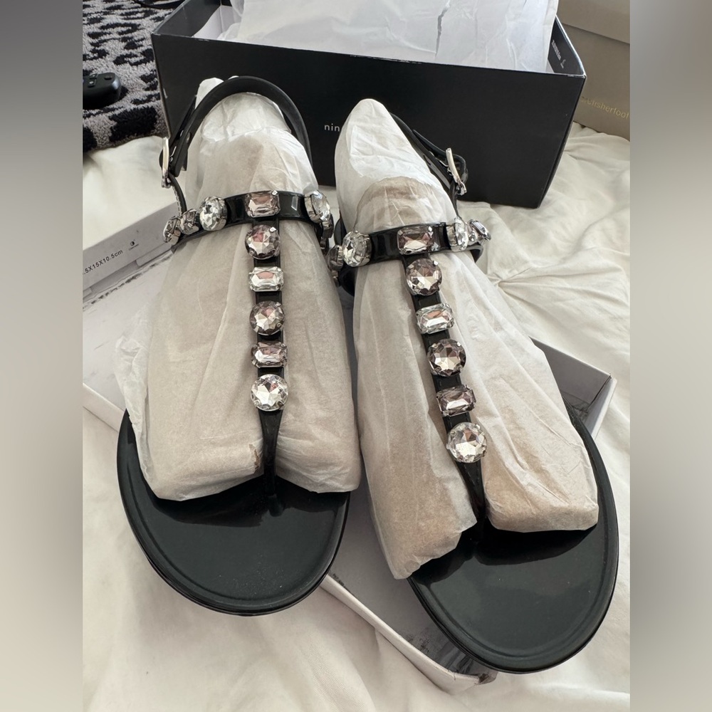 Black jewel jelly sandals